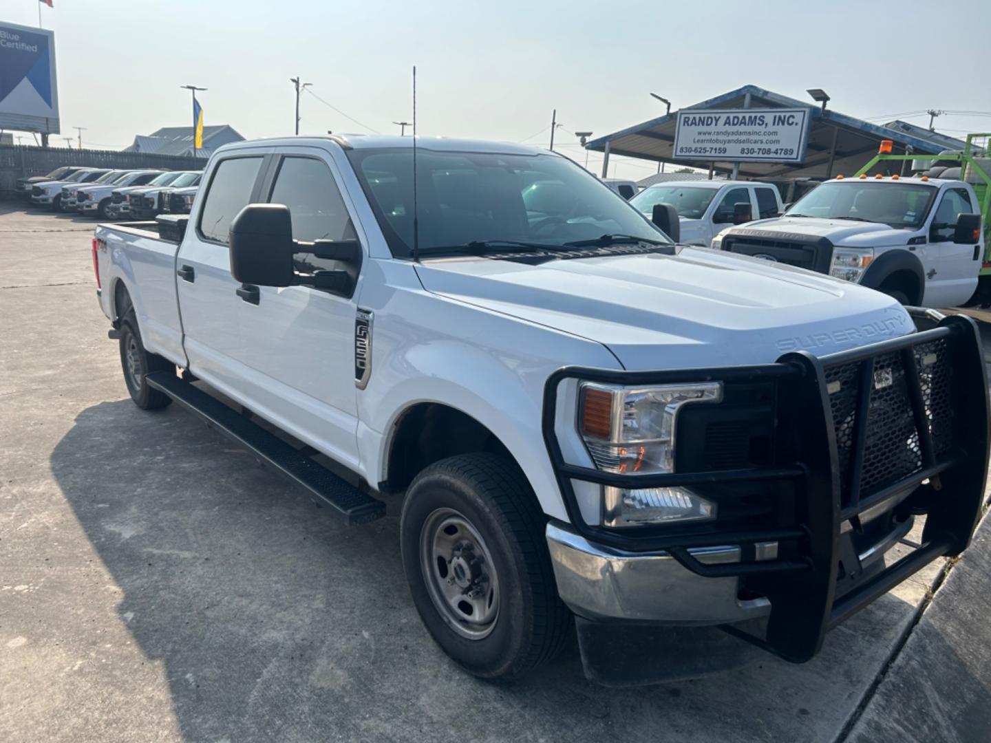 2021 White /Grey Ford F-250 SD King Ranch Crew Cab 4WD (1FT7W2B66ME) with an 6.2L V8 OHV 16V engine, 6A transmission, located at 1687 Business 35 S, New Braunfels, TX, 78130, (830) 625-7159, 29.655487, -98.051491 - Photo#1